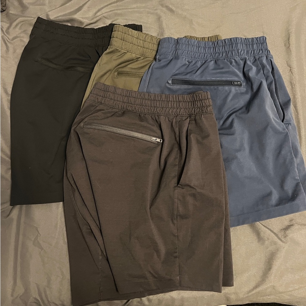 Lot of 4 Uniqlo Ultra Stretch DRY-EX Shorts (5”) size M (Men)
